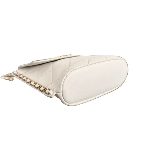 CHANEL Quilted Calfskin Chain Flap Hobo Small Ivory White Gold - Picture 9 of 16